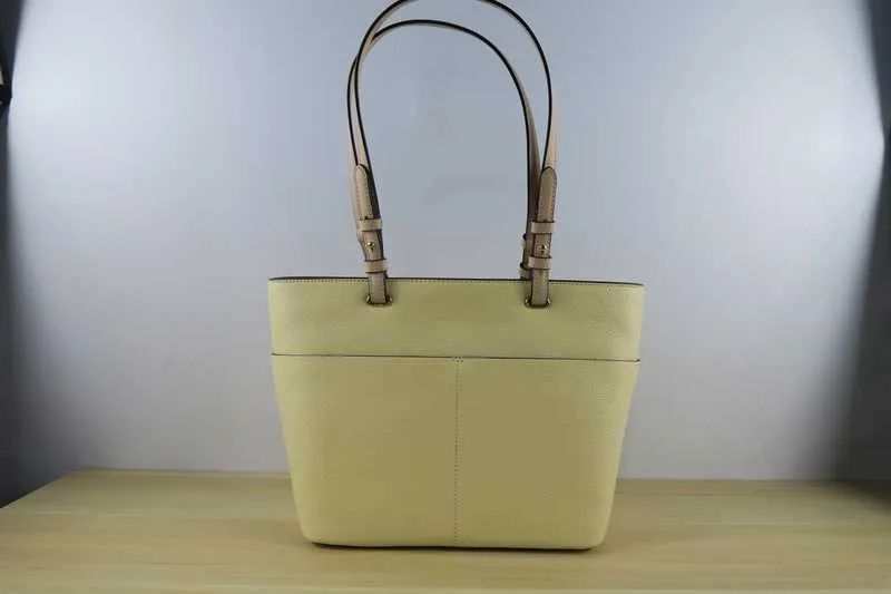 Bedford Medium Pebbled Leather Tote Bag