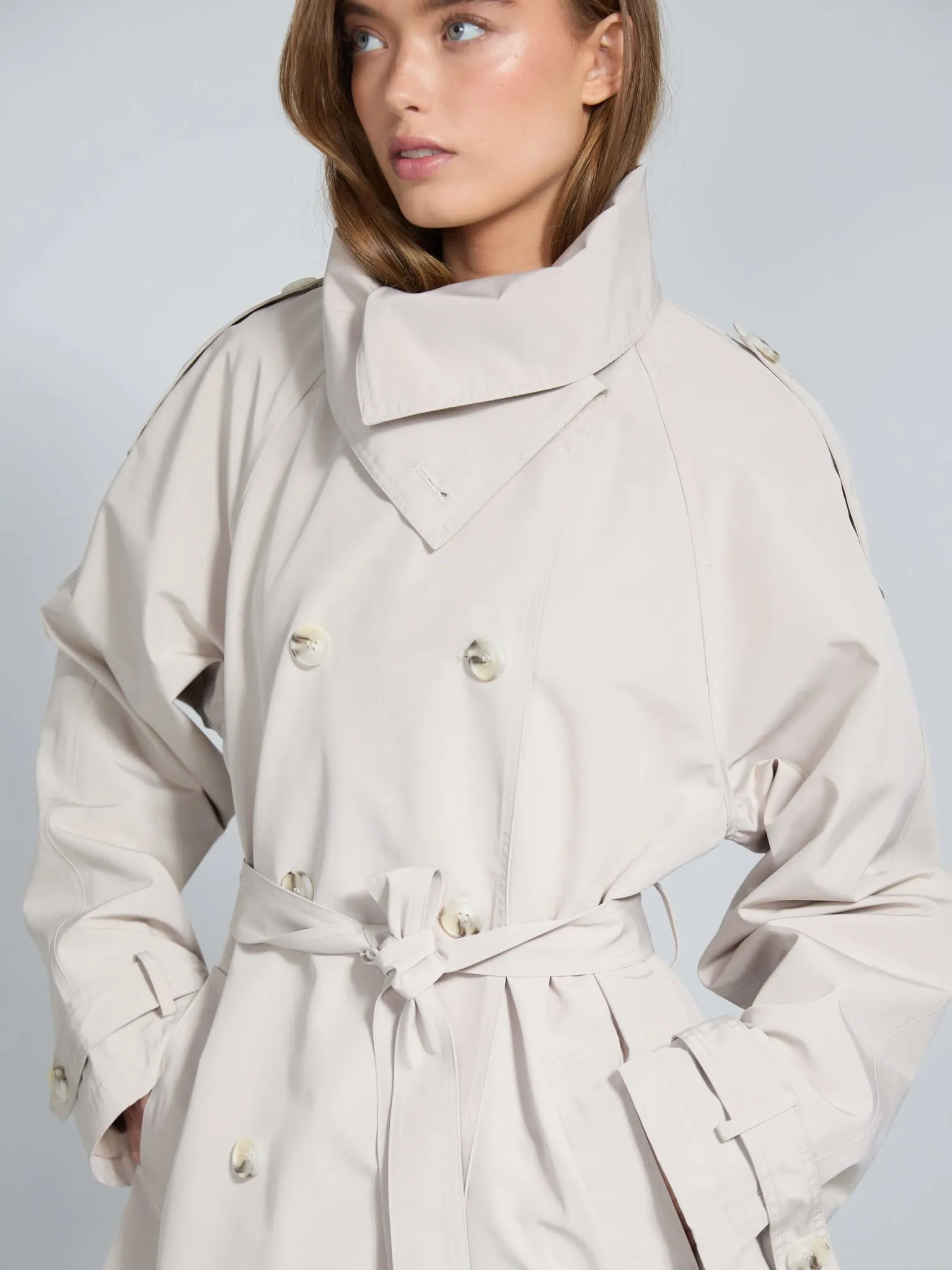 BELLO NYLON COAT - BEIGE