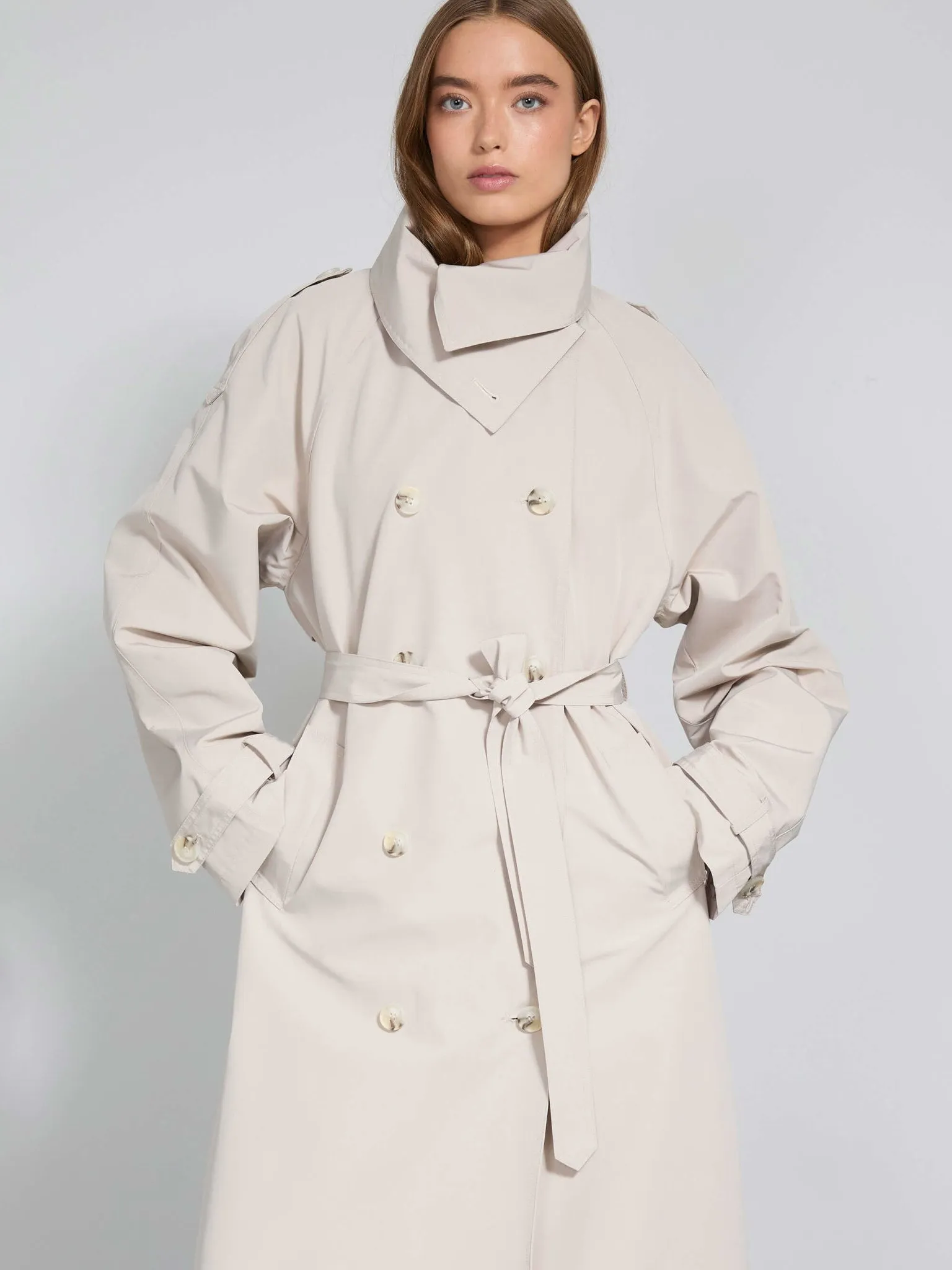 BELLO NYLON COAT - BEIGE