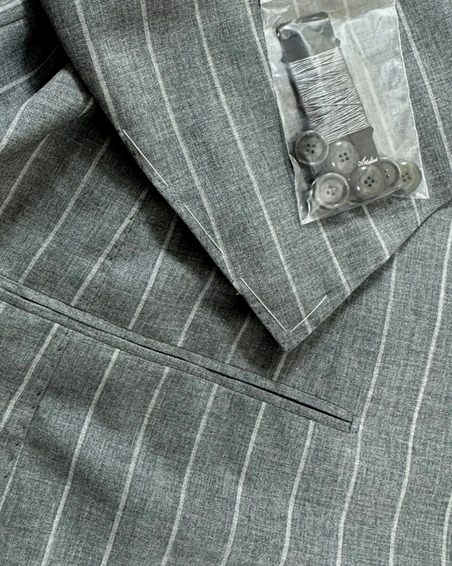 Cesare Attolini Suit Gray Stripes Peak Lapel EU 46/ US 36