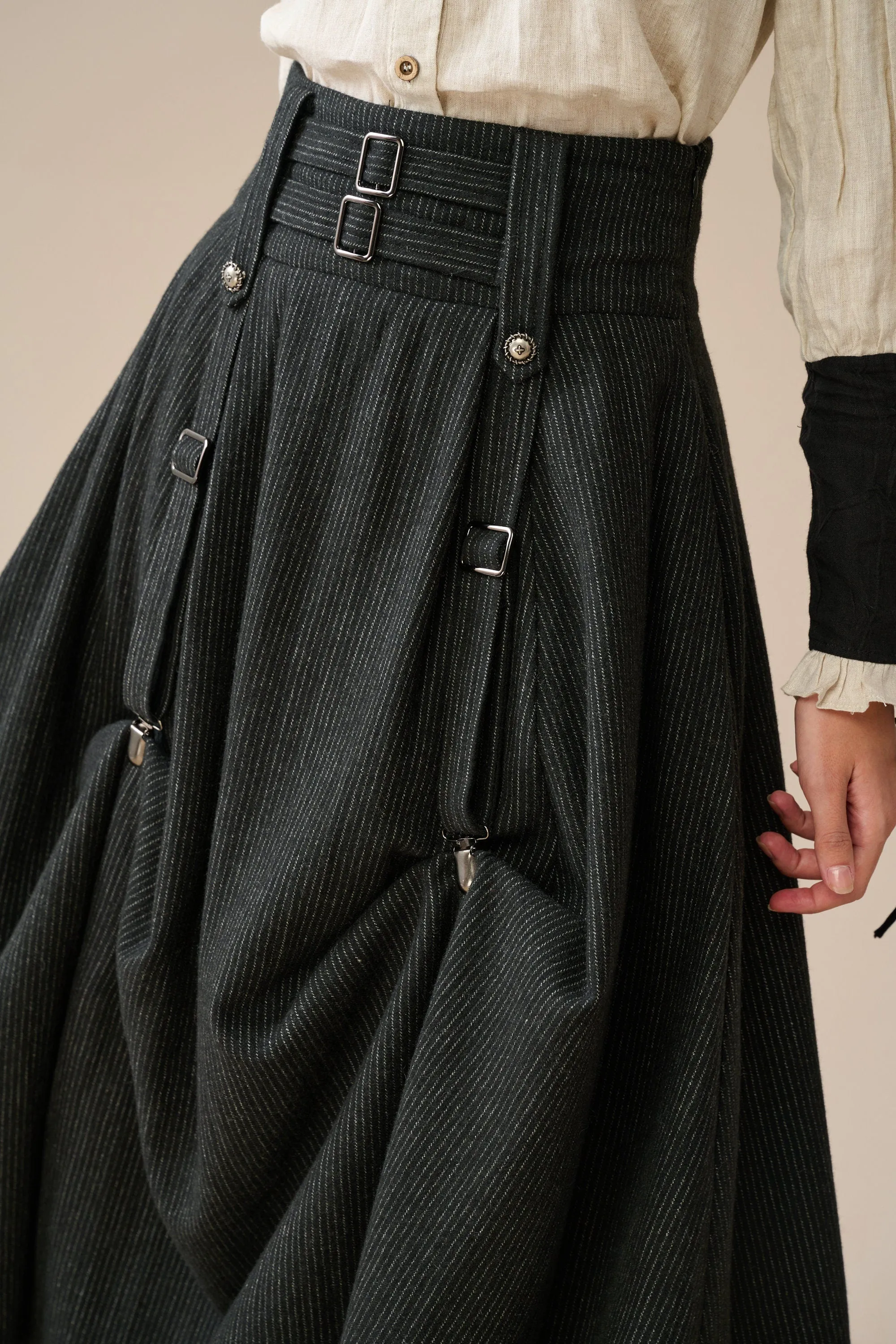 Cynthia 16 | Adjustable wool skirt