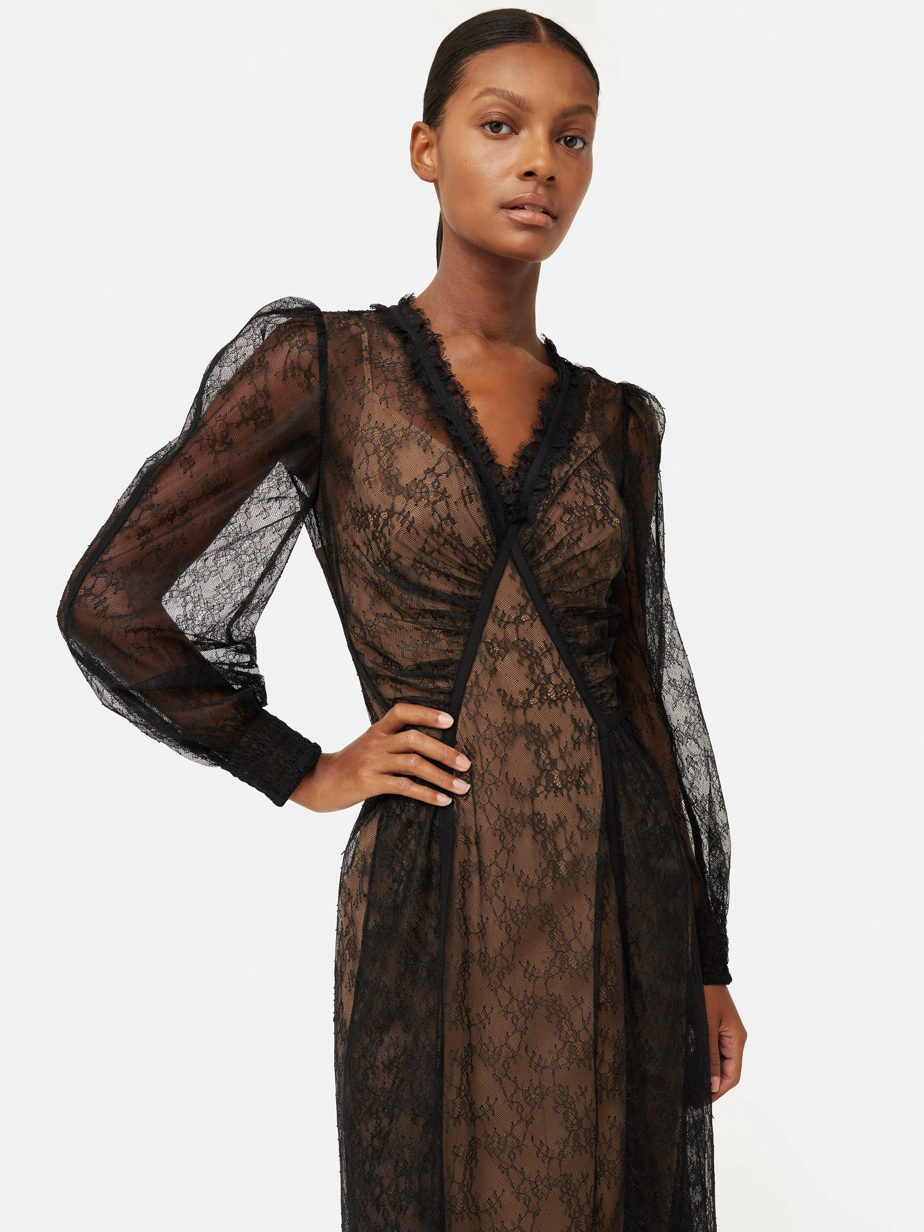 Gathered Scalloped Lace Dress | Black