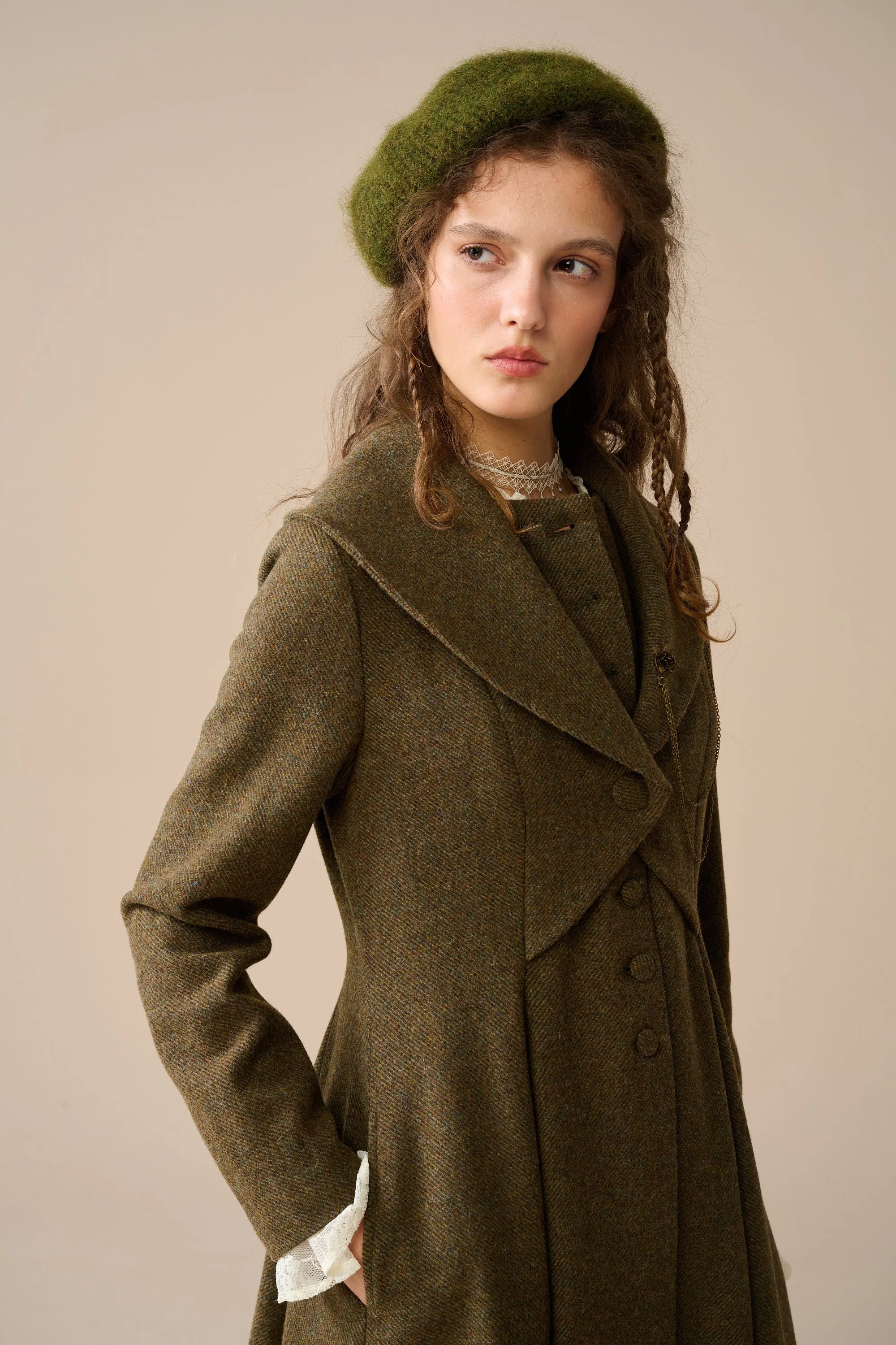 Gemma 17 | 100% wool victorian coat