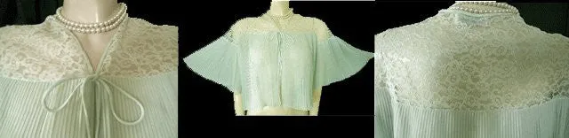 *GLAMOROUS VINTAGE BARBIZON CRYSTAL PLEATED RUFFLED BED JACKET IN SEA FROTH