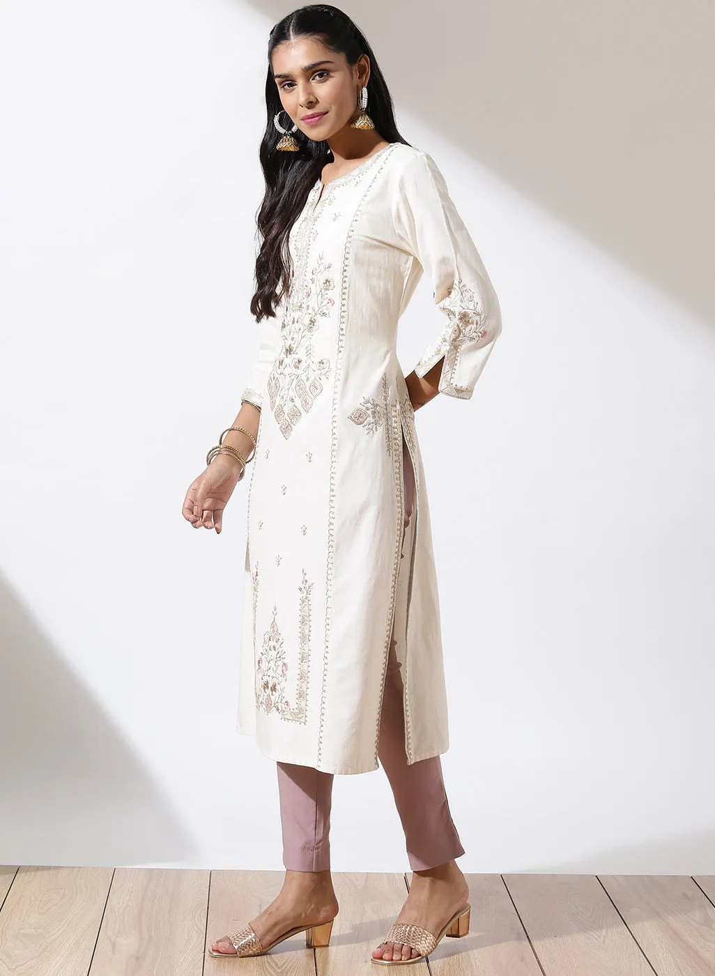 Ivory Phool Collection Kurta with Floral Embroidery