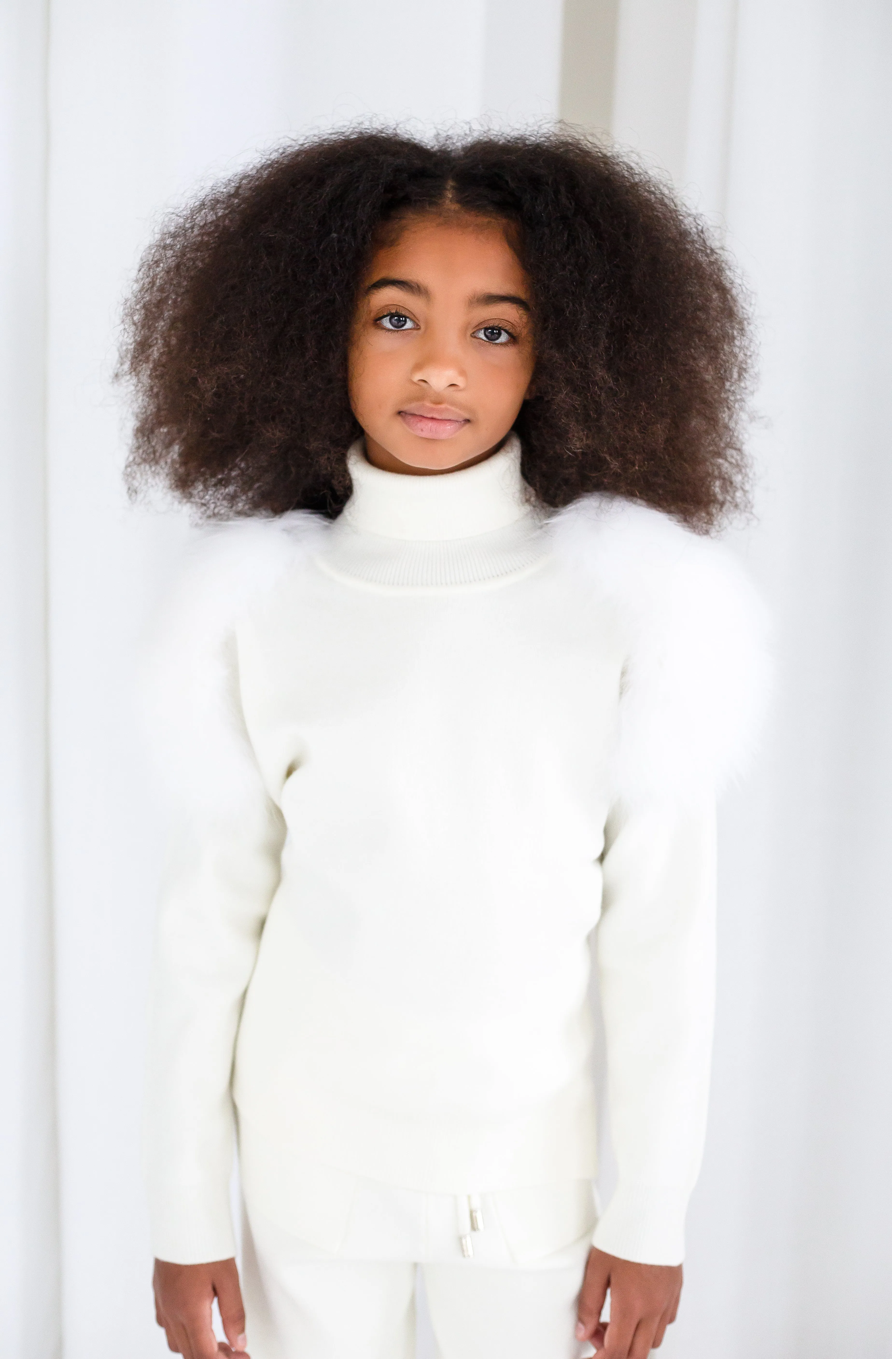 Knitted sweater set with fur shoulder - IVORY