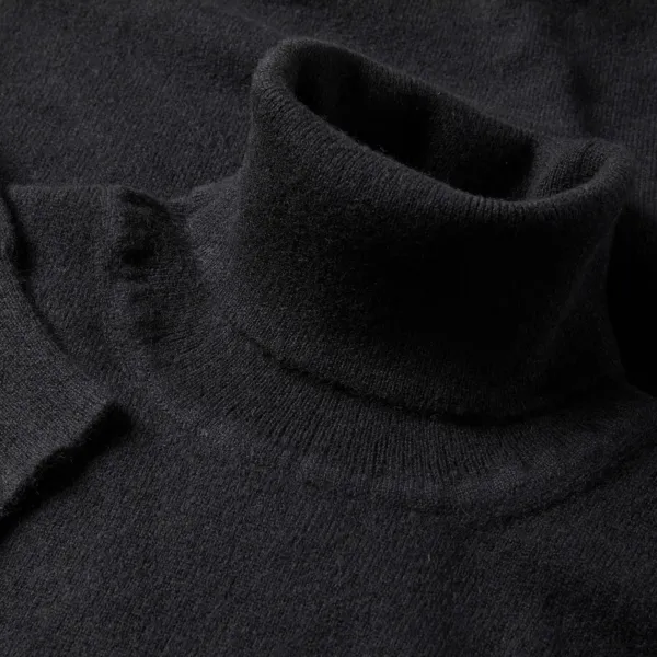 LUXE CASHMERE TURTLENECK SWEATER