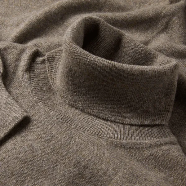 LUXE CASHMERE TURTLENECK SWEATER