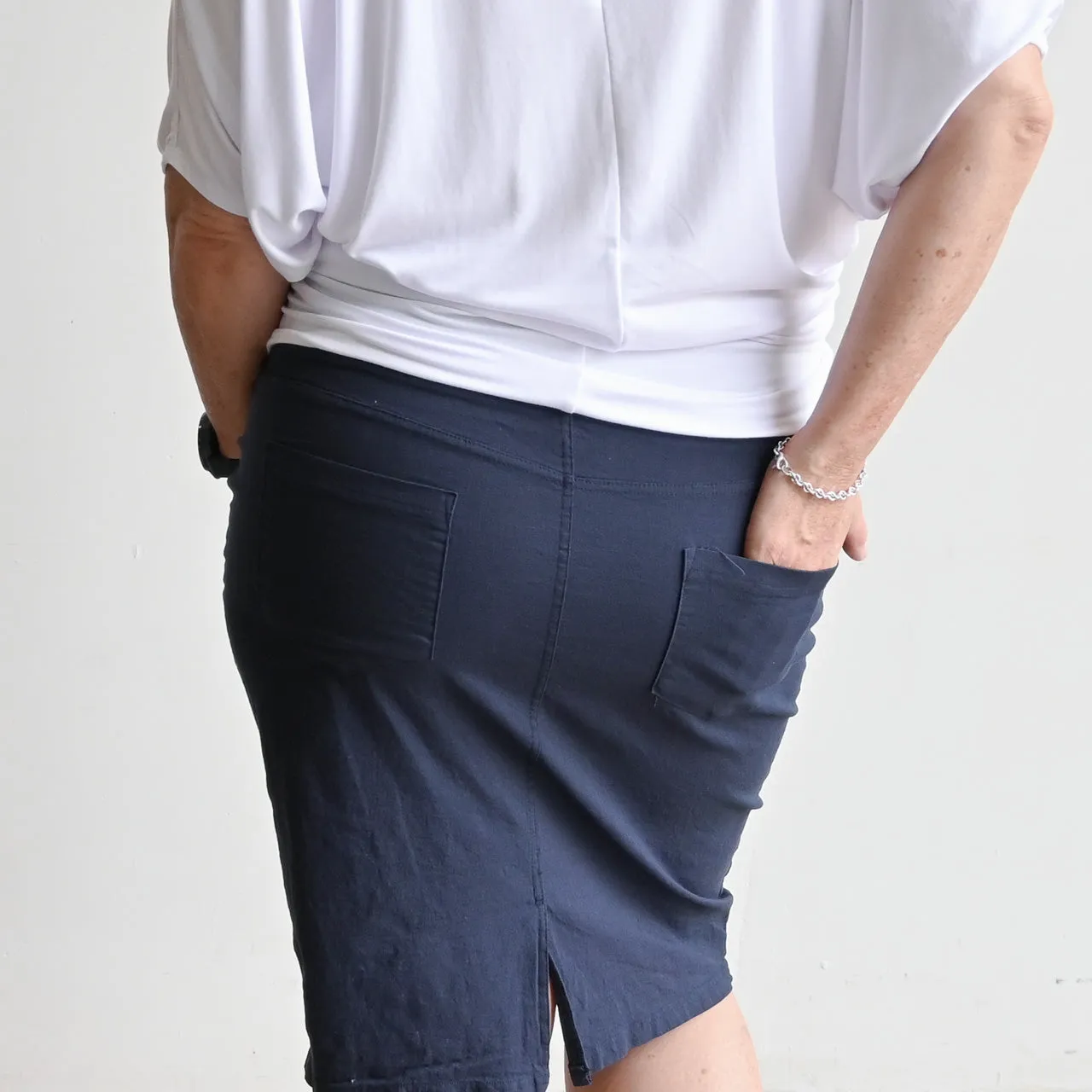 Pencil Skirt in Stretch Linen