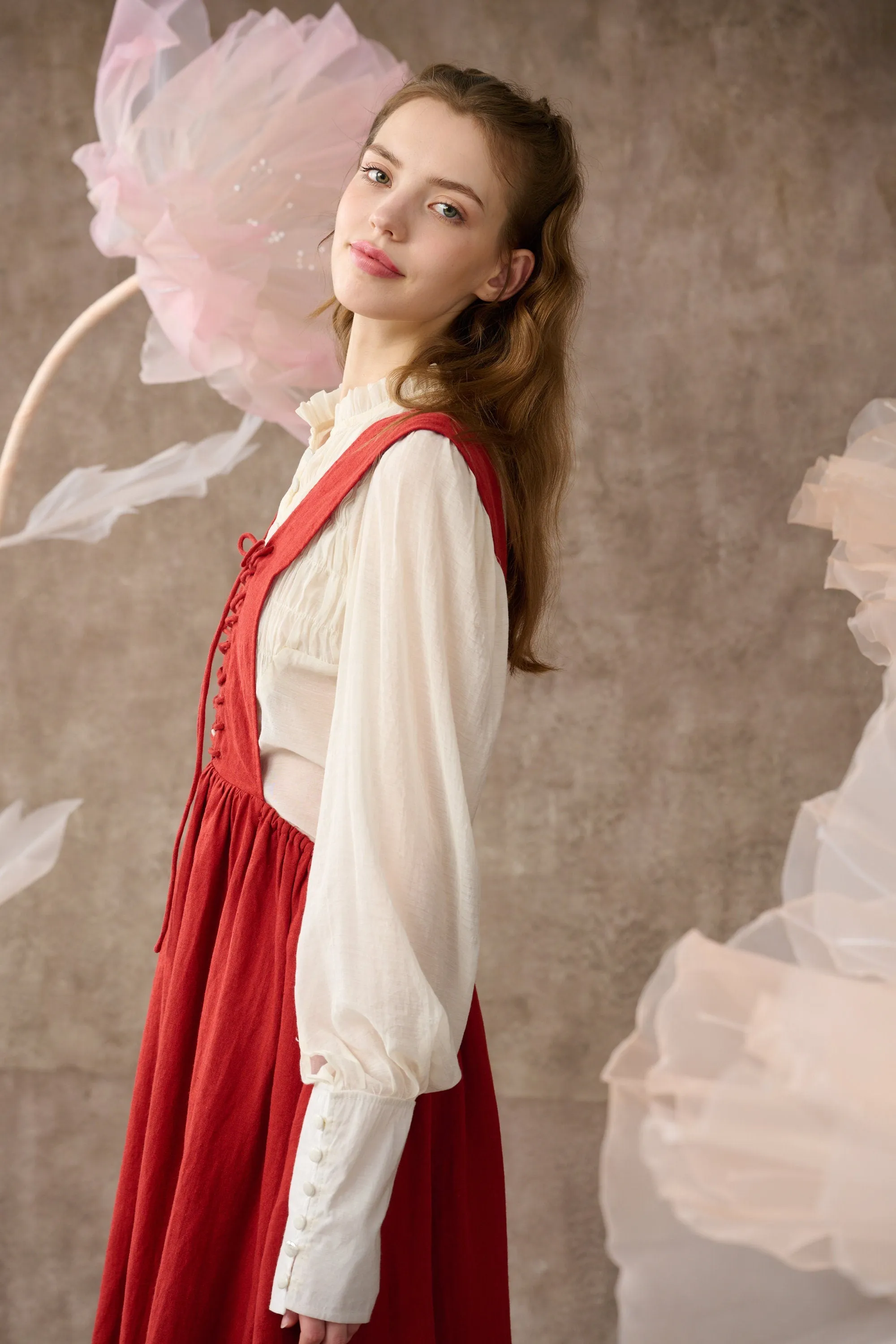 Poet's jasmine 31| lace-up pinafore linen dress in red