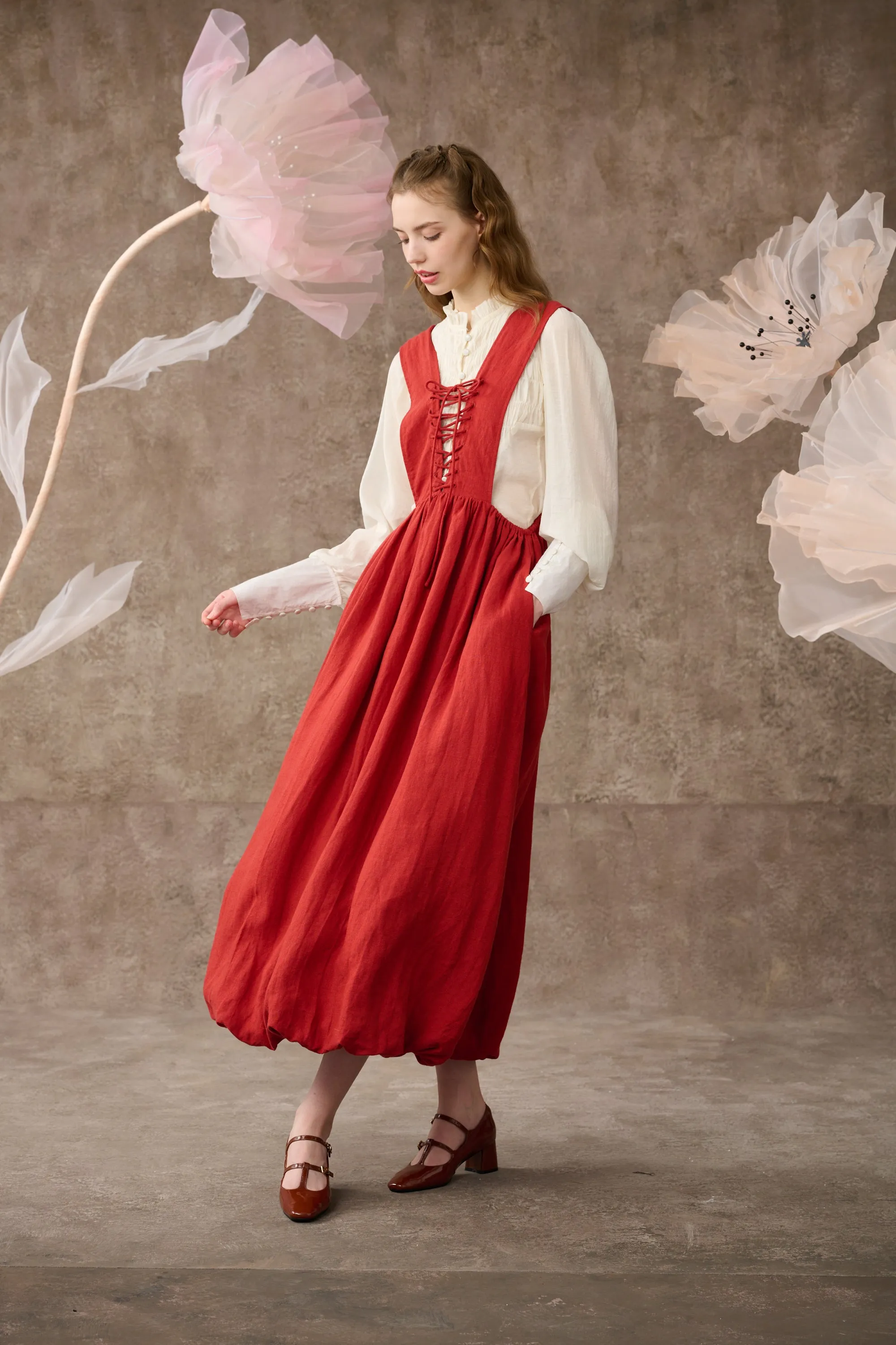 Poet's jasmine 31| lace-up pinafore linen dress in red