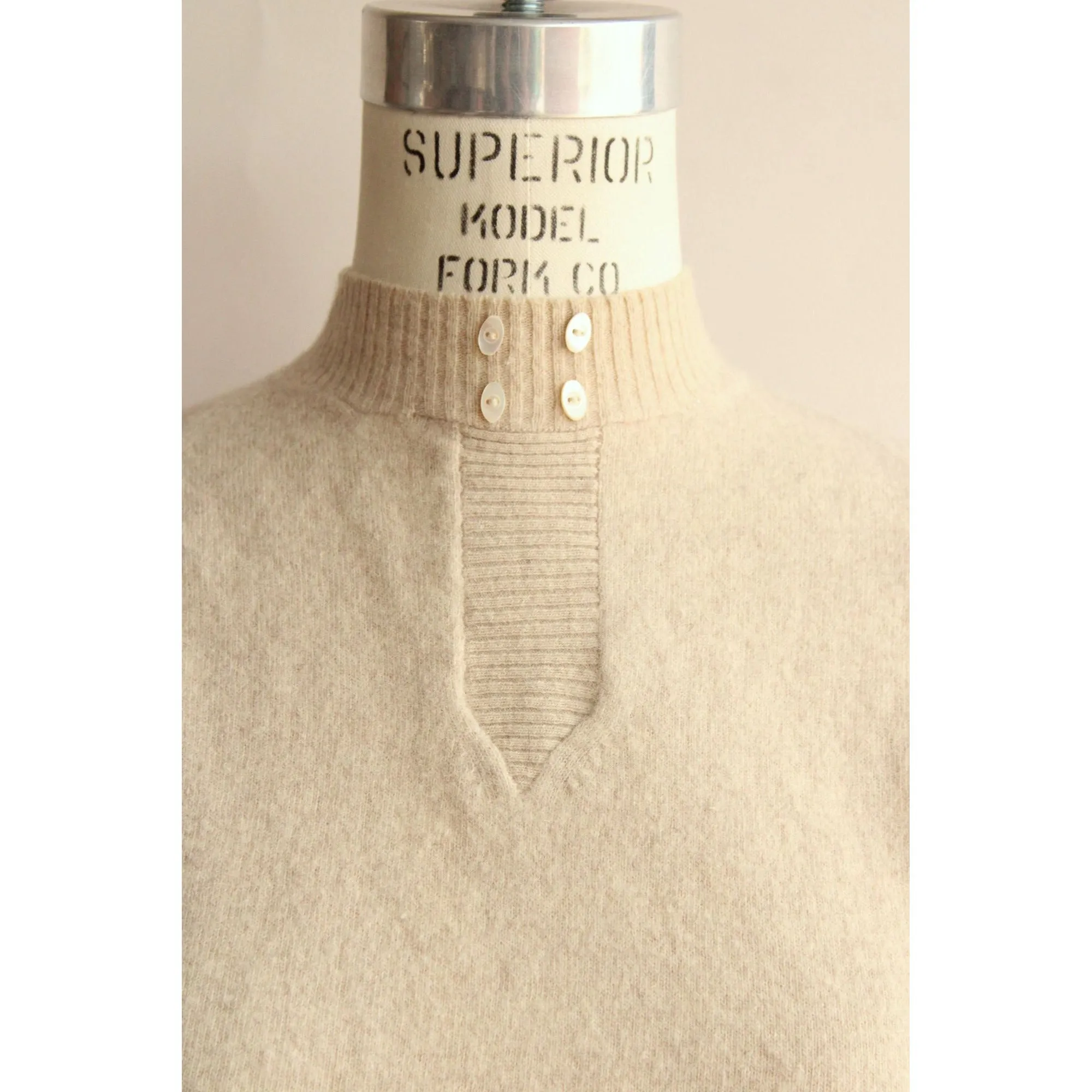 Vintage 1950s Wunda Lam Beige Wool Cashmere Sweater