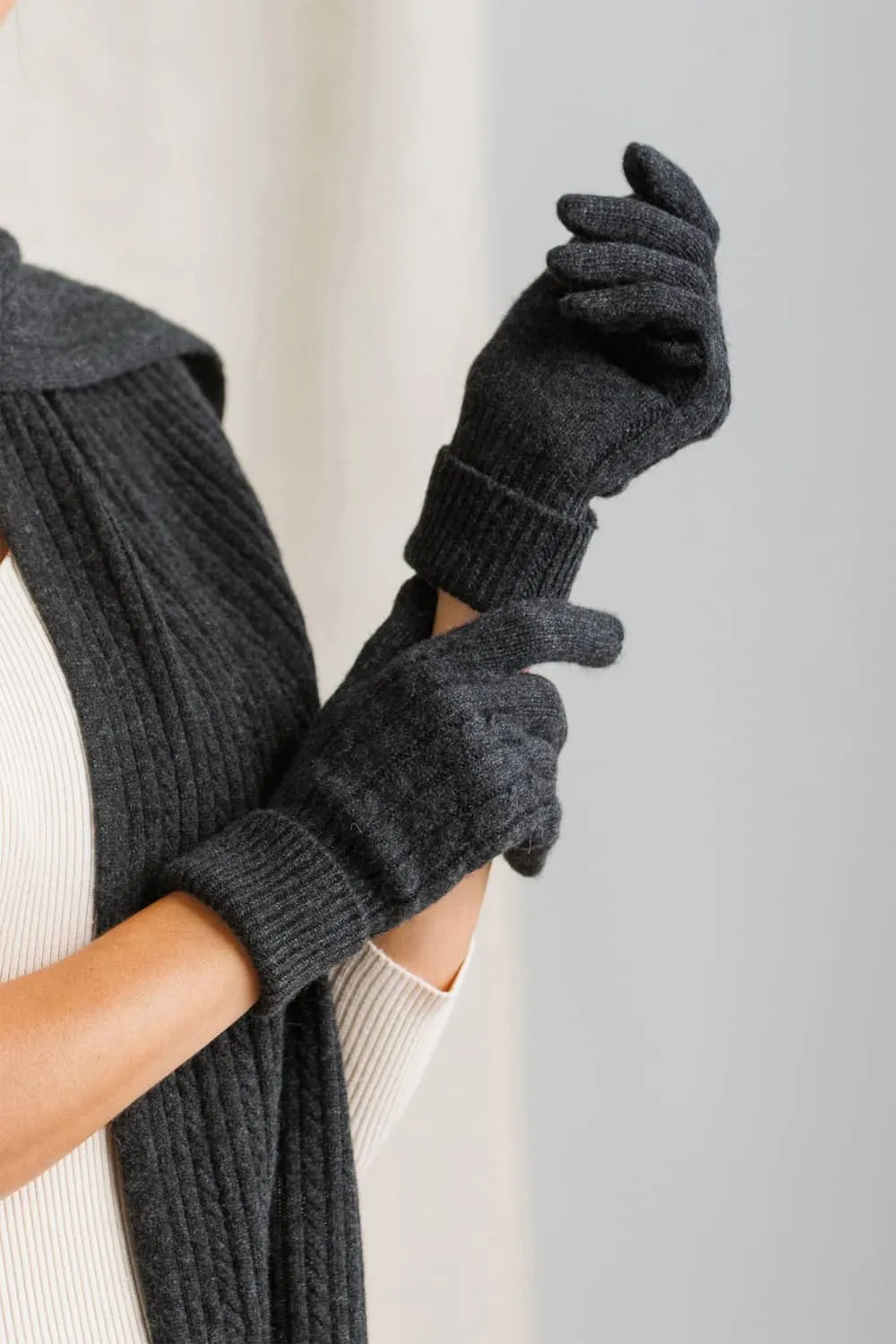 Women's 100% Pure Cashmere Cable Knit Gloves